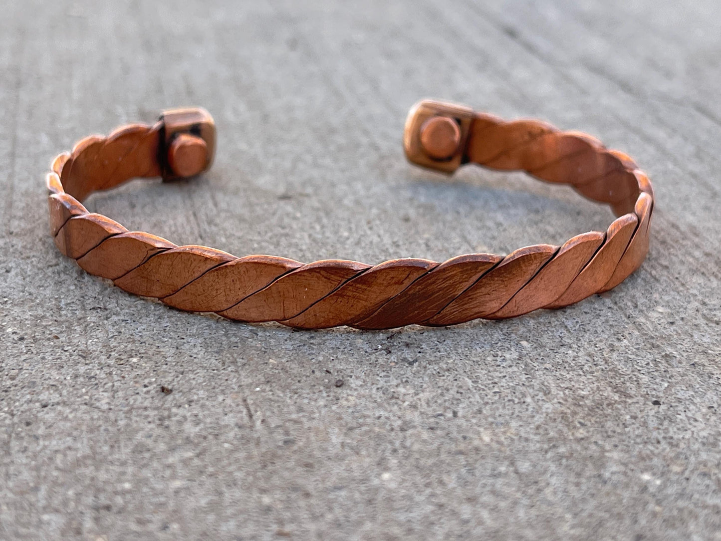 Elegant Pure Copper Magnetic Therapy Bracelet for Pain Relief & Healing Adjustable Stylish