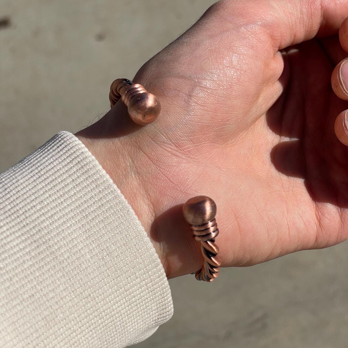 Elegant Pure Copper Magnetic Therapy Bracelet for Pain Relief & Healing Adjustable Stylish