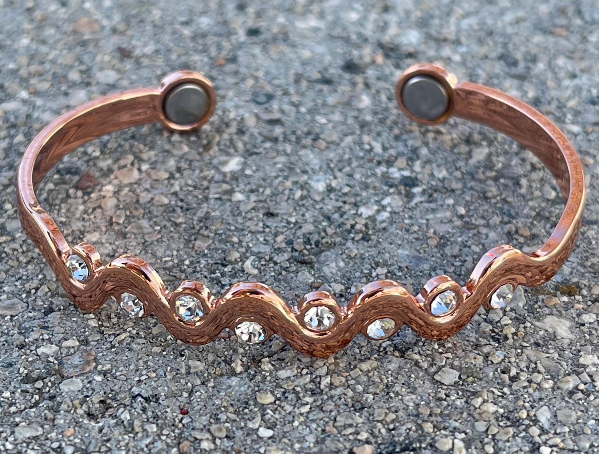 Elegant Pure Copper Magnetic Therapy Bracelet for Pain Relief & Healing Adjustable Stylish