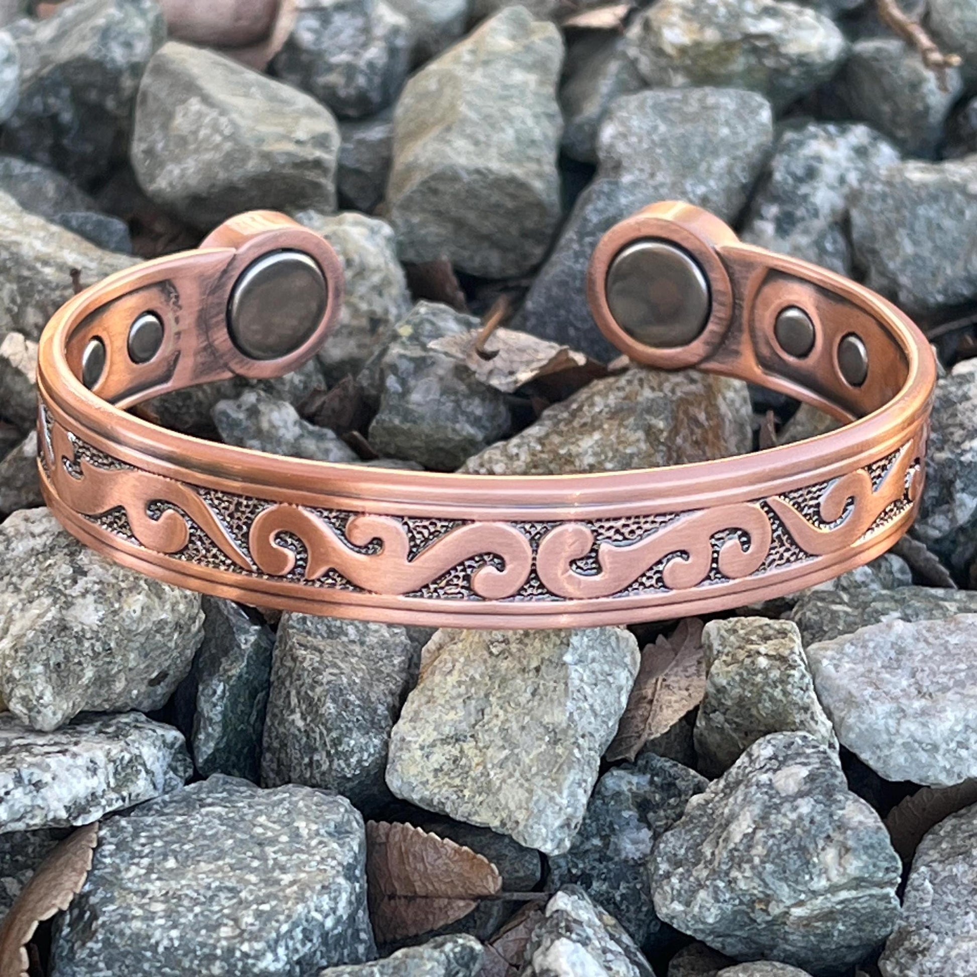 Elegant Pure Copper Magnetic Therapy Bracelet for Pain Relief & Healing Adjustable Stylish