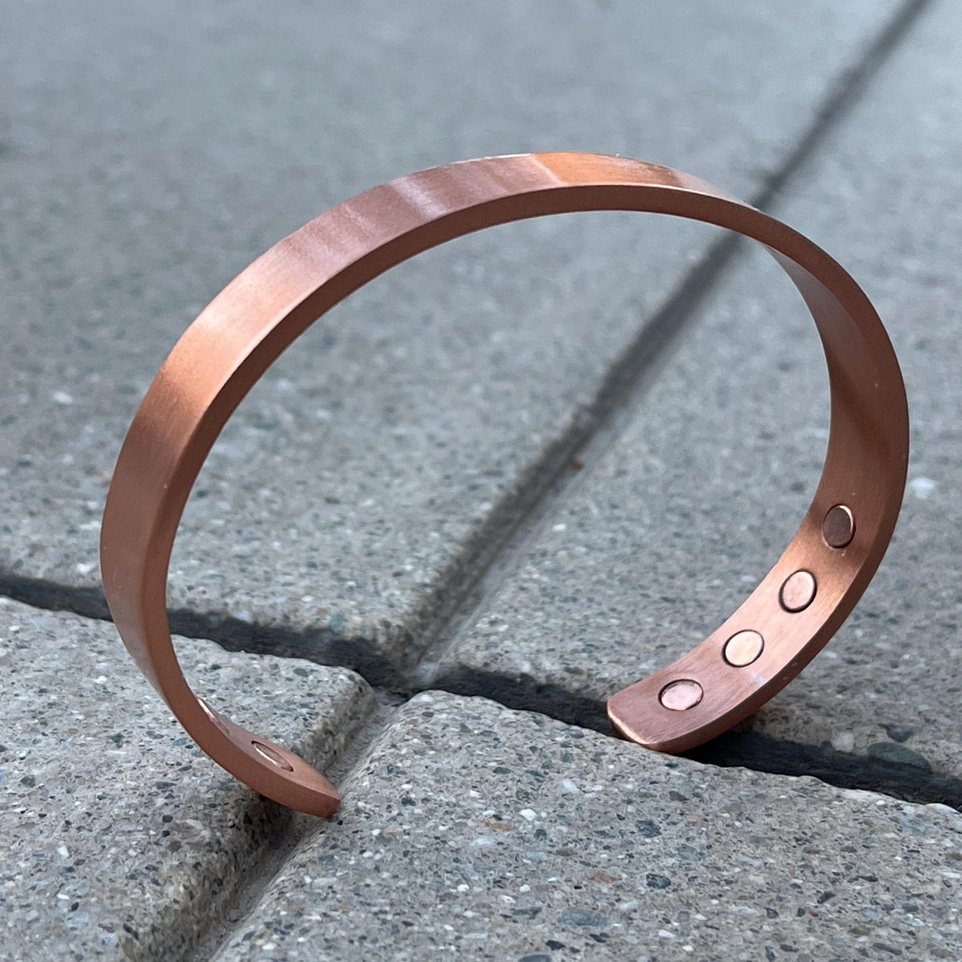 Elegant Pure Copper Magnetic Therapy Bracelet for Pain Relief & Healing Adjustable Stylish