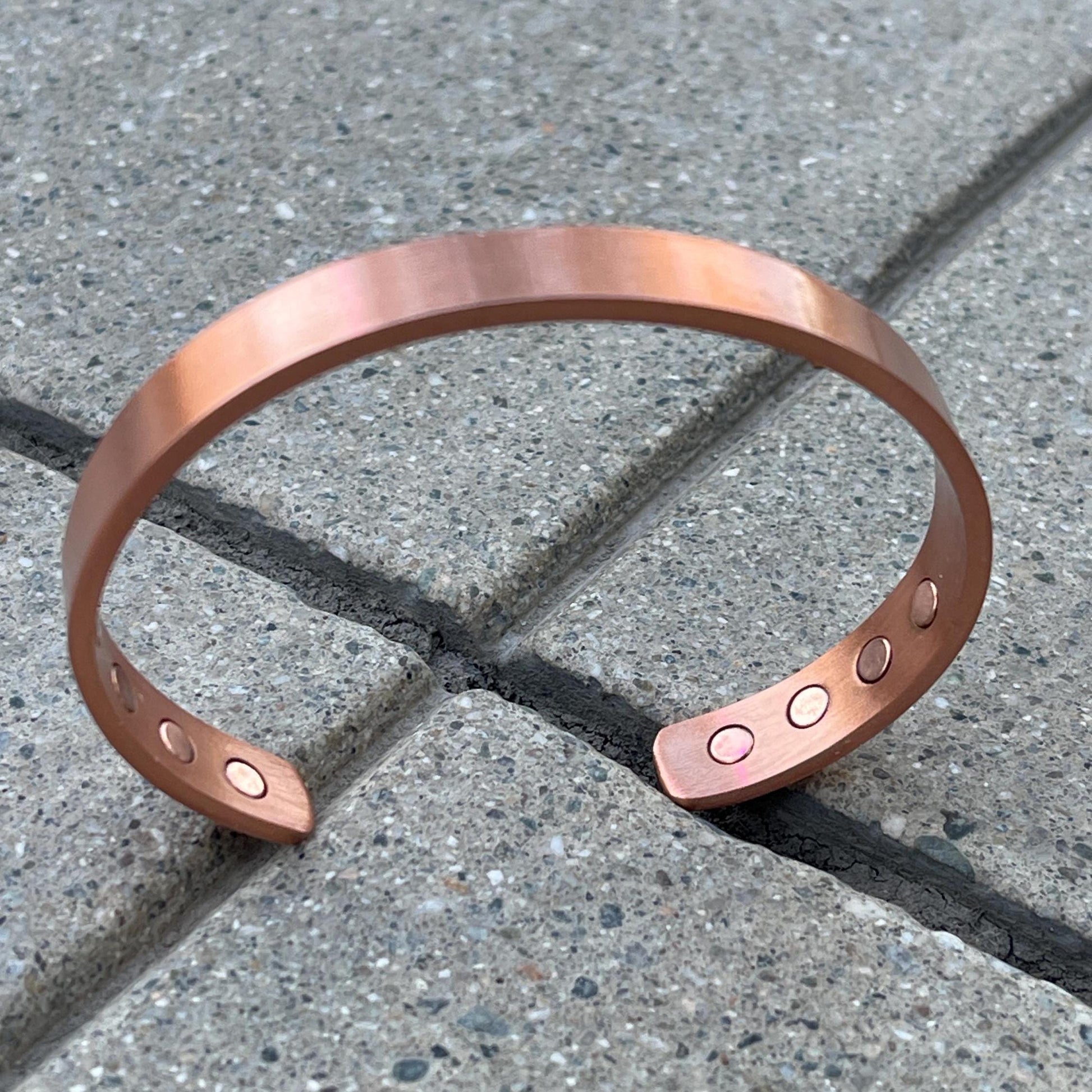 Elegant Pure Copper Magnetic Therapy Bracelet for Pain Relief & Healing Adjustable Stylish
