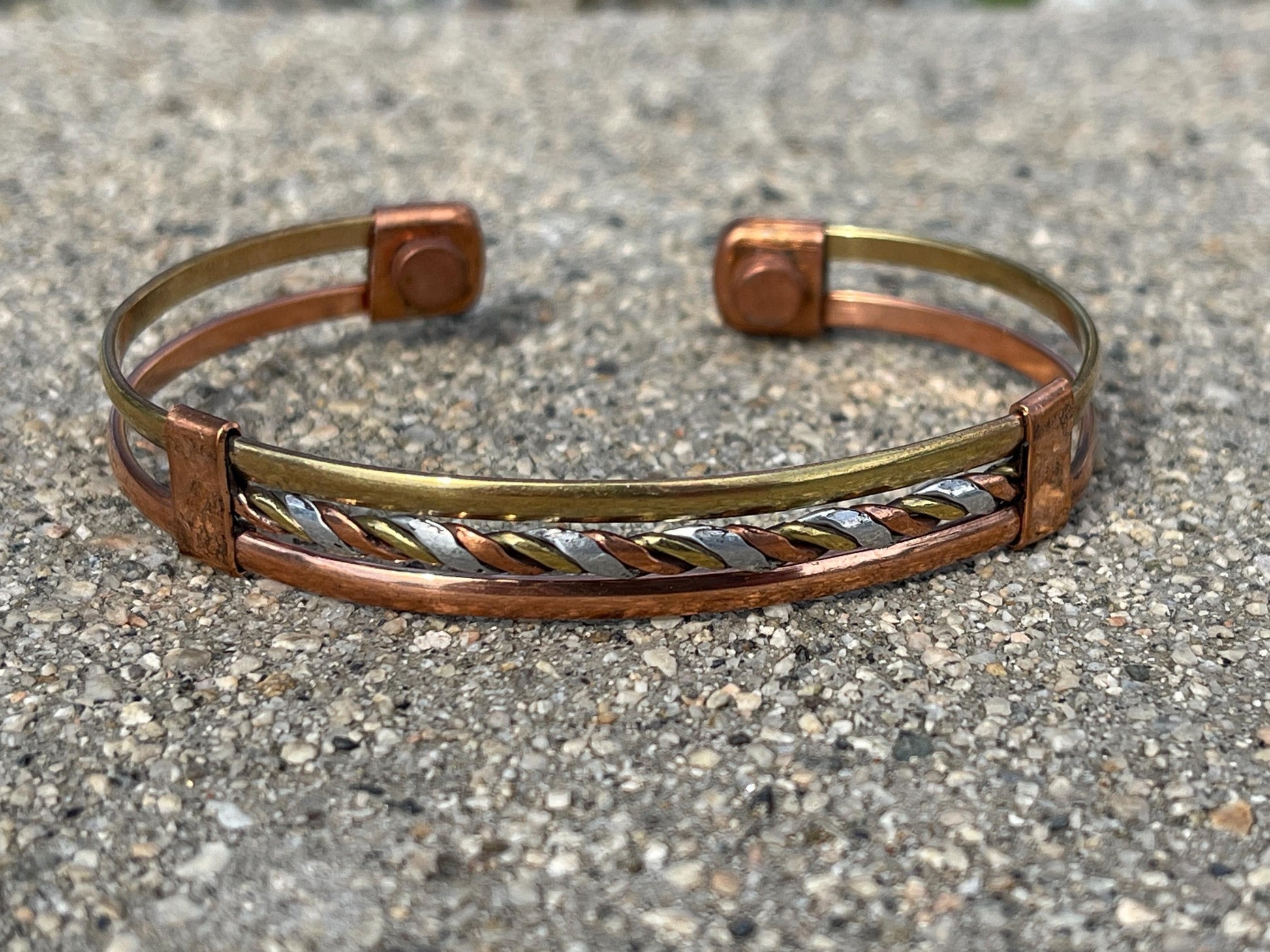 Elegant Vintage Pure Copper Magnetic Therapy Bracelet for Pain Relief & Healing Unisex Adjustable Old Style