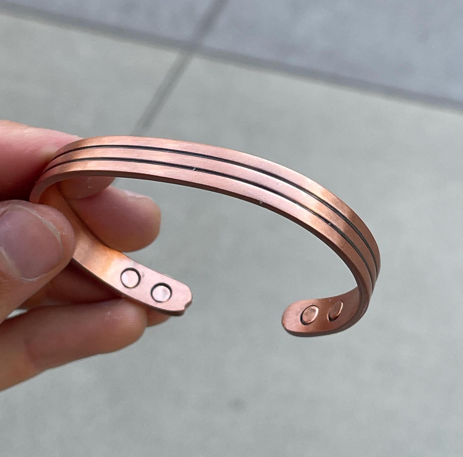 Elegant Pure Copper Magnetic Therapy Bracelet for Pain Relief & Healing Adjustable Stylish