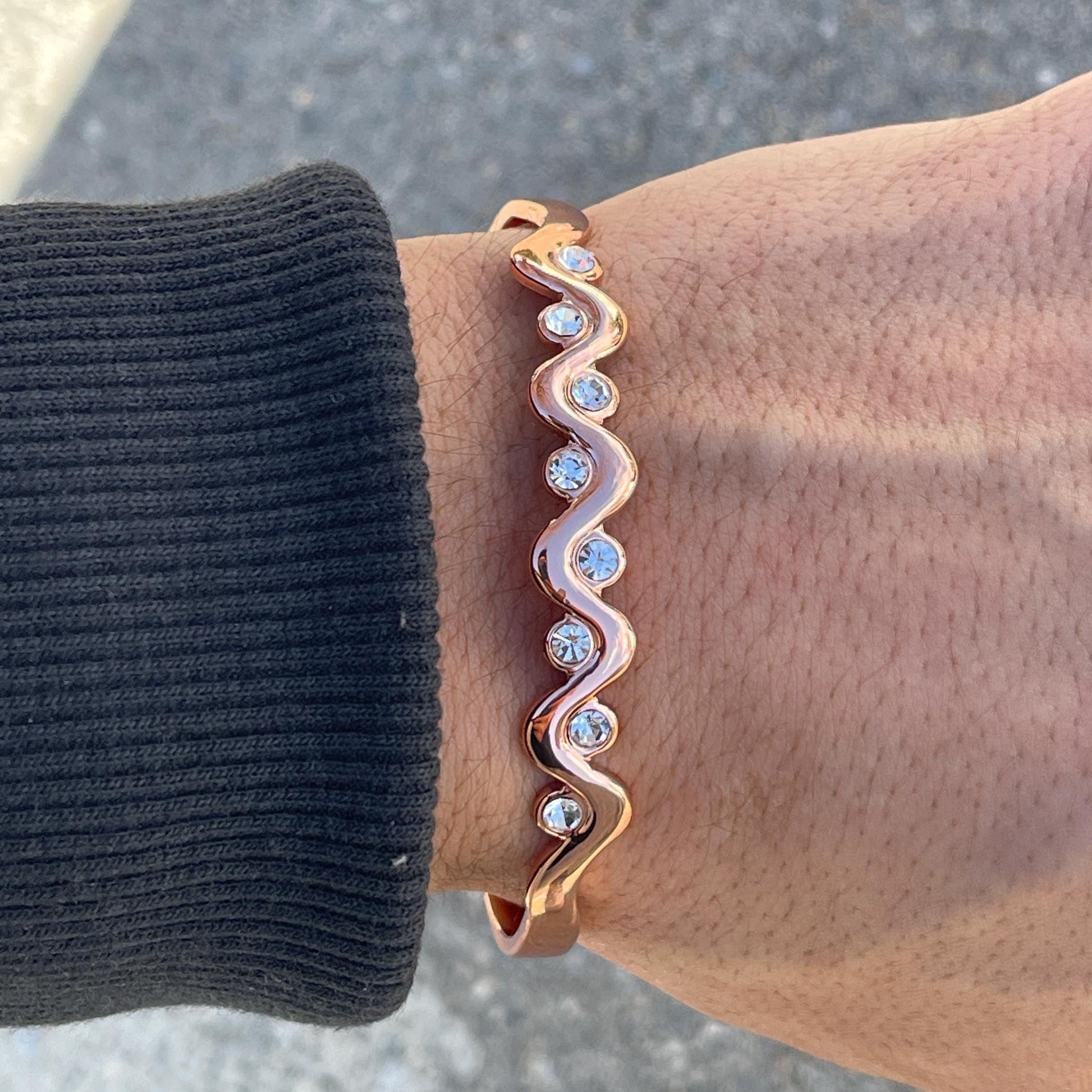 Elegant Pure Copper Magnetic Therapy Bracelet for Pain Relief & Healing Adjustable Stylish
