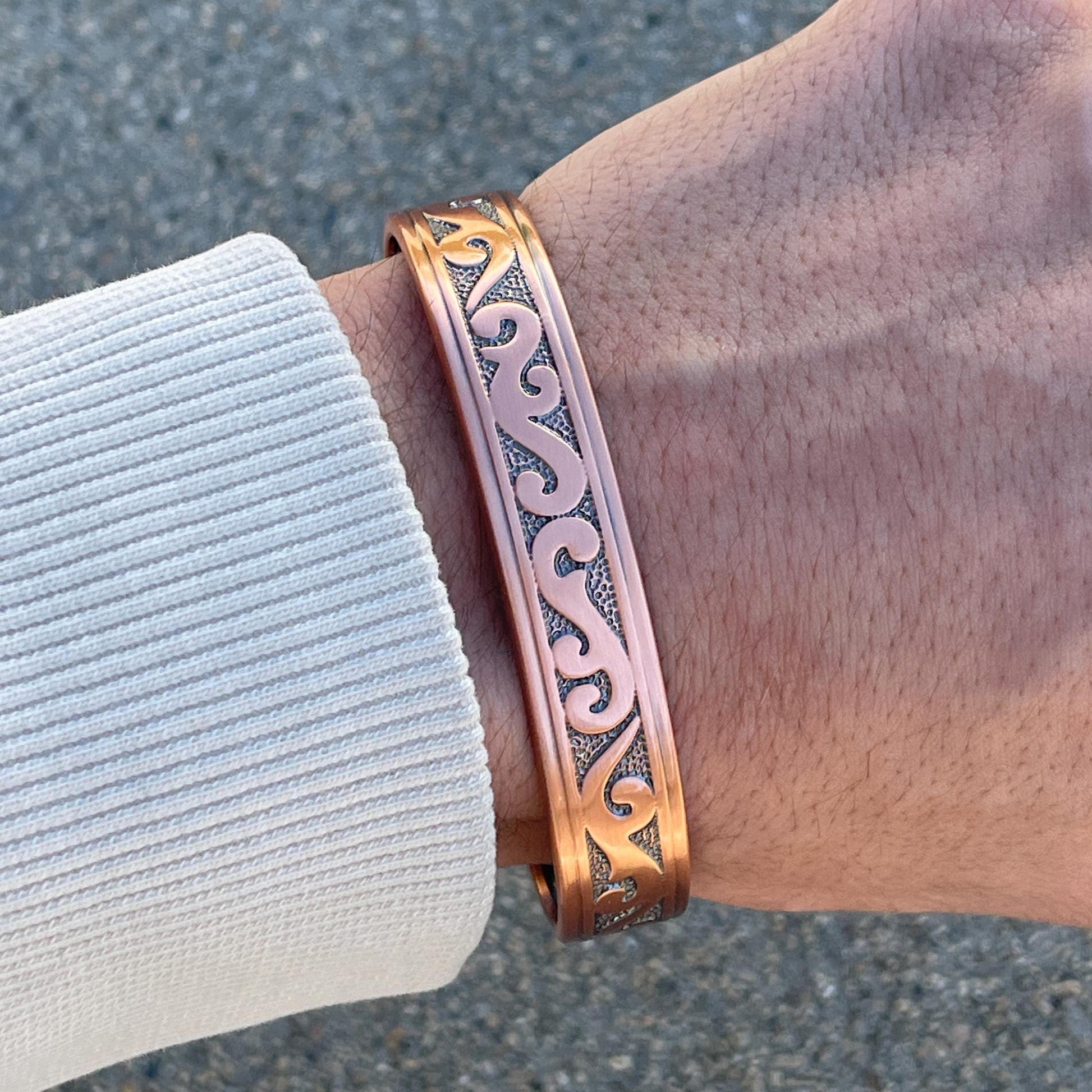 Elegant Pure Copper Magnetic Therapy Bracelet for Pain Relief & Healing Adjustable Stylish