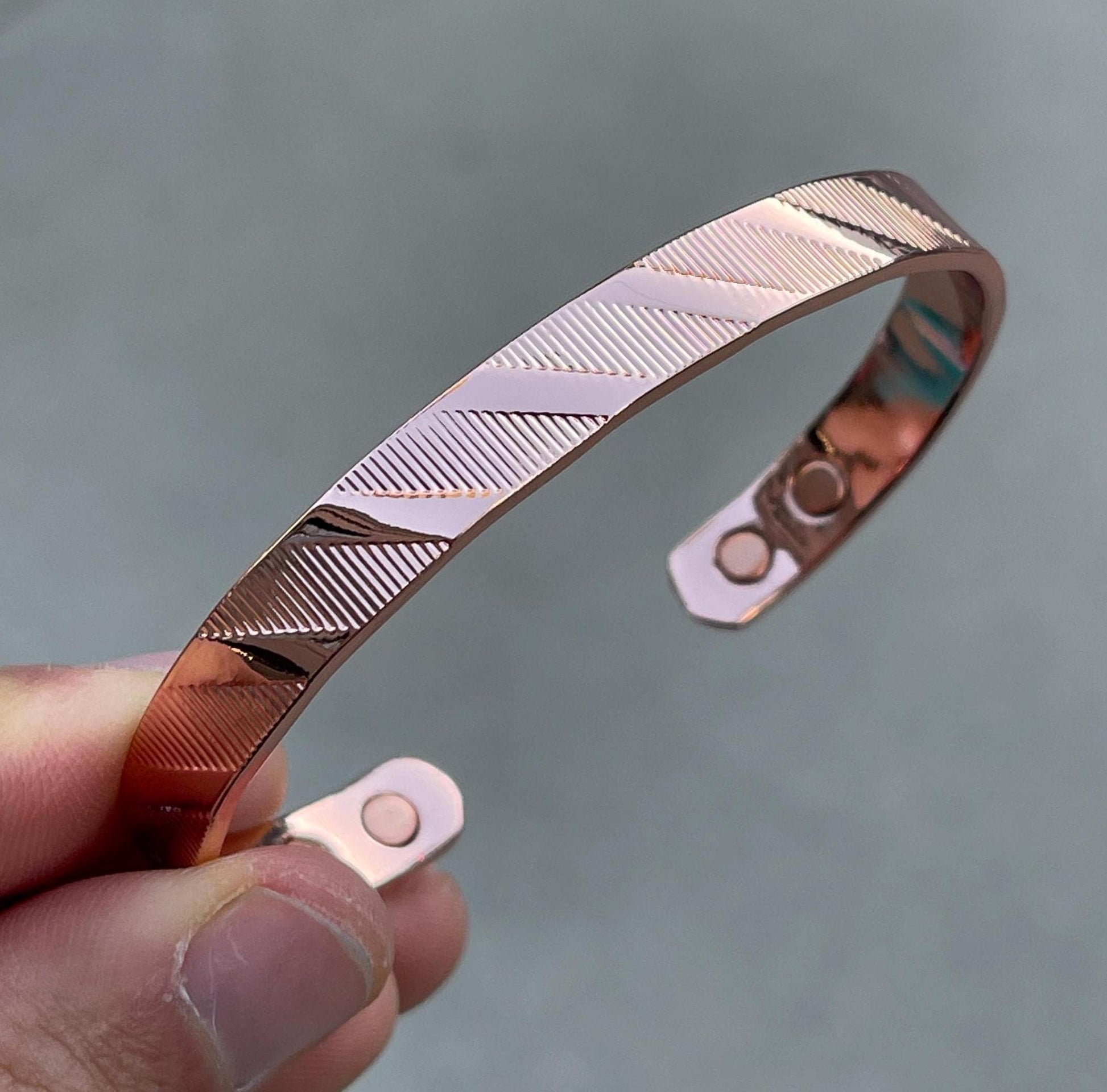 Elegant Pure Copper Magnetic Therapy Bracelet for Pain Relief & Healing Adjustable Stylish