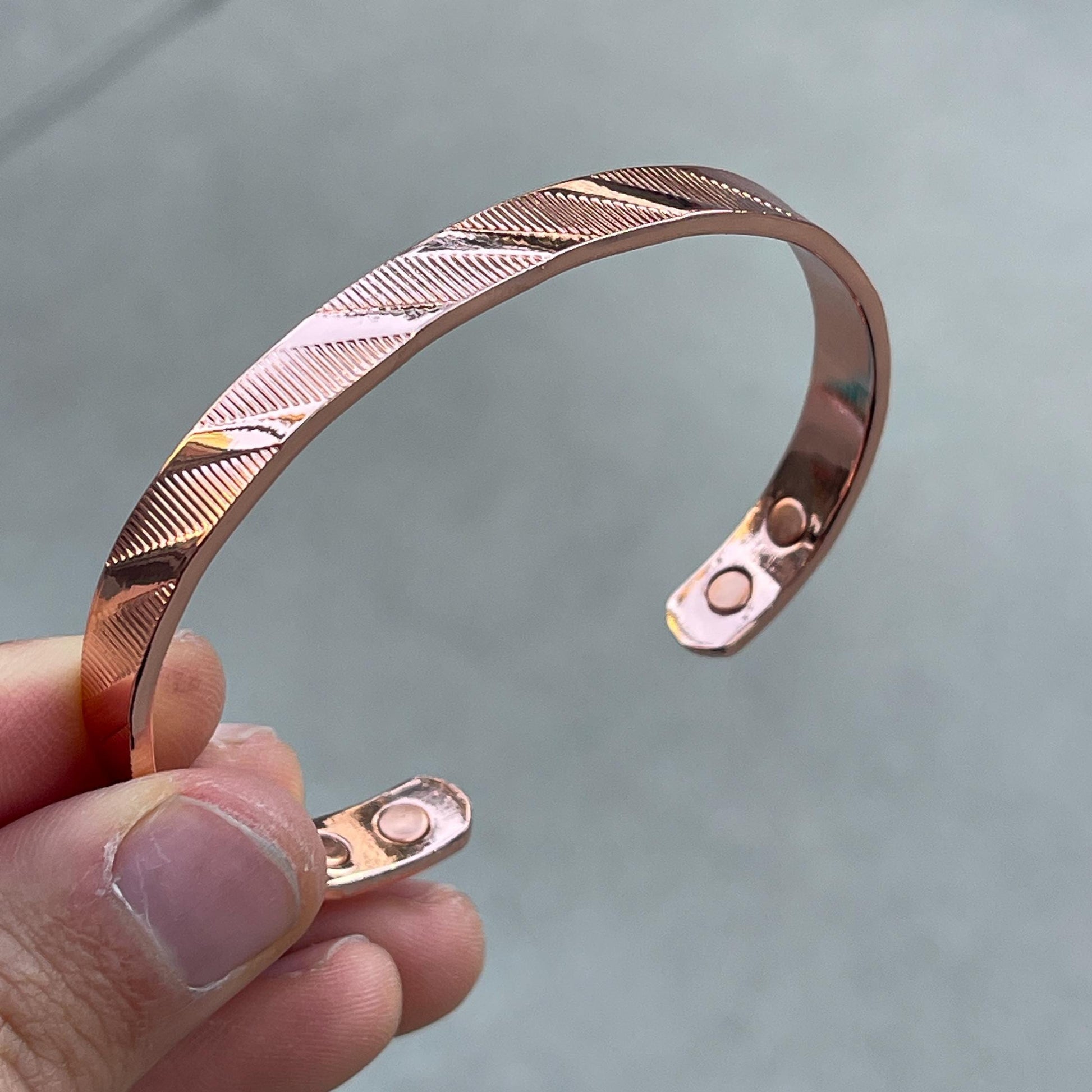 Elegant Pure Copper Magnetic Therapy Bracelet for Pain Relief & Healing Adjustable Stylish