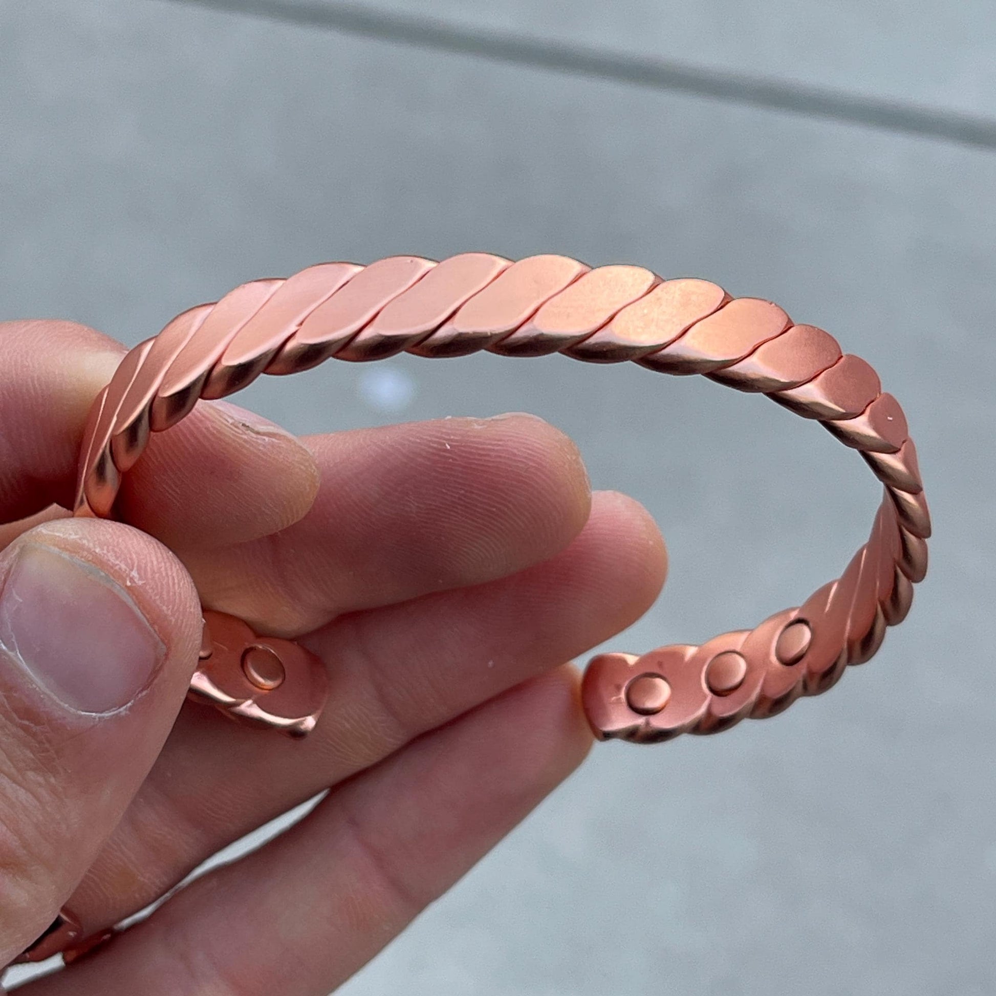 Elegant Pure Copper Magnetic Therapy Bracelet for Pain Relief & Healing Adjustable Stylish