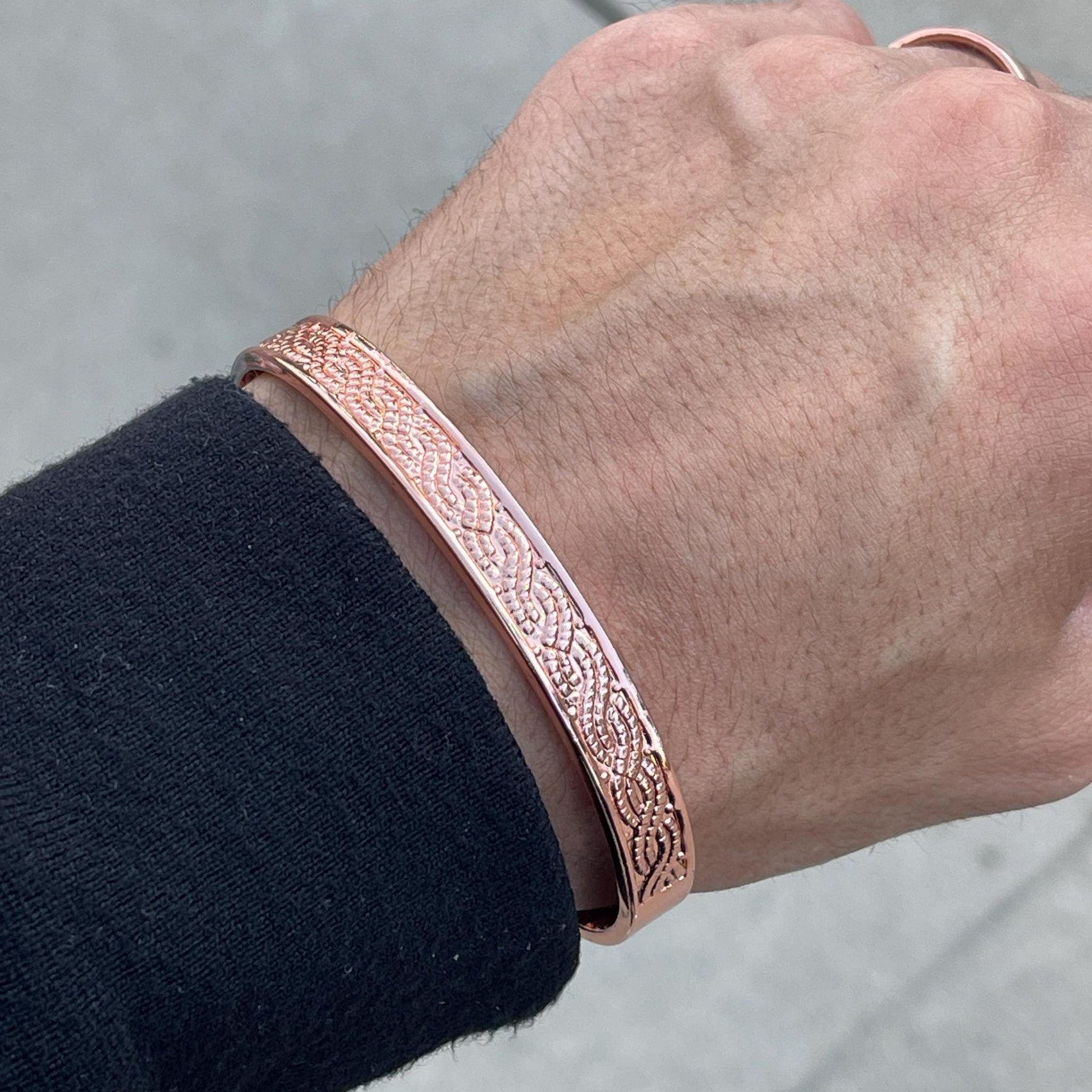 Elegant Pure Copper Magnetic Therapy Bracelet for Pain Relief & Healing Adjustable Stylish