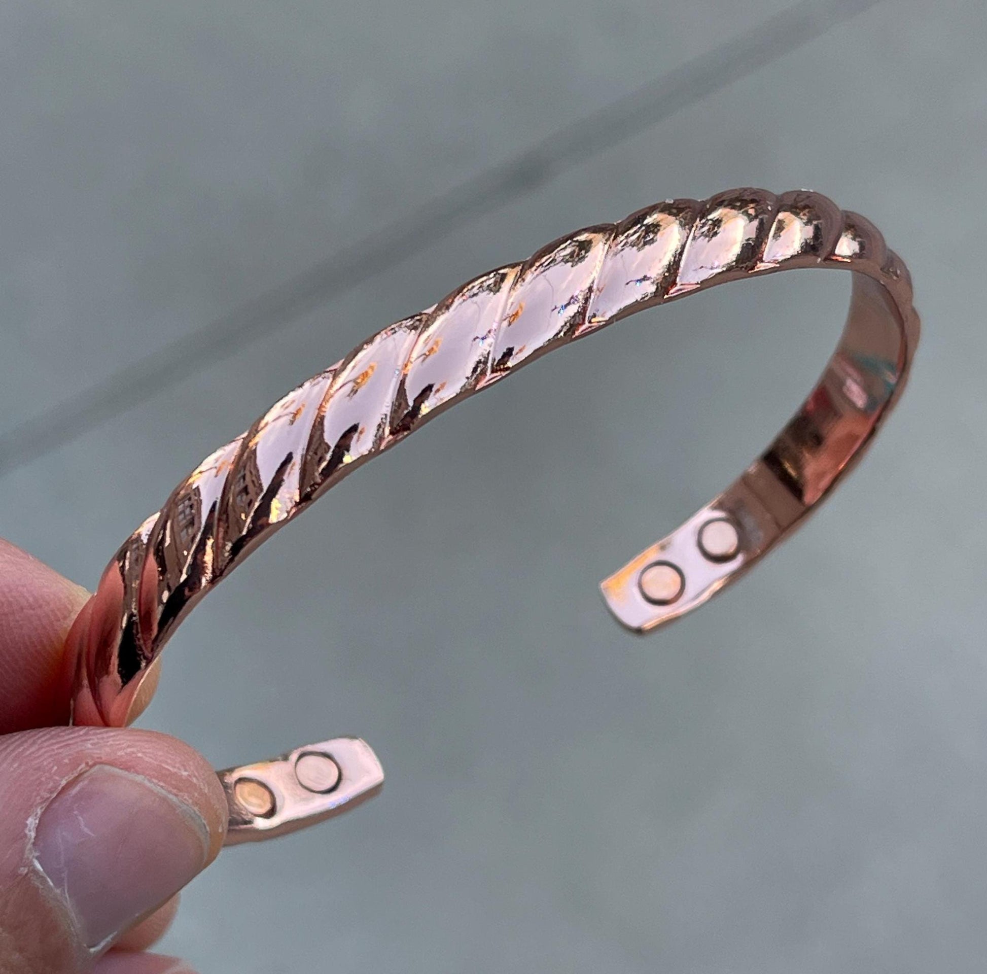 Elegant Pure Copper Magnetic Therapy Bracelet for Pain Relief & Healing Adjustable Stylish