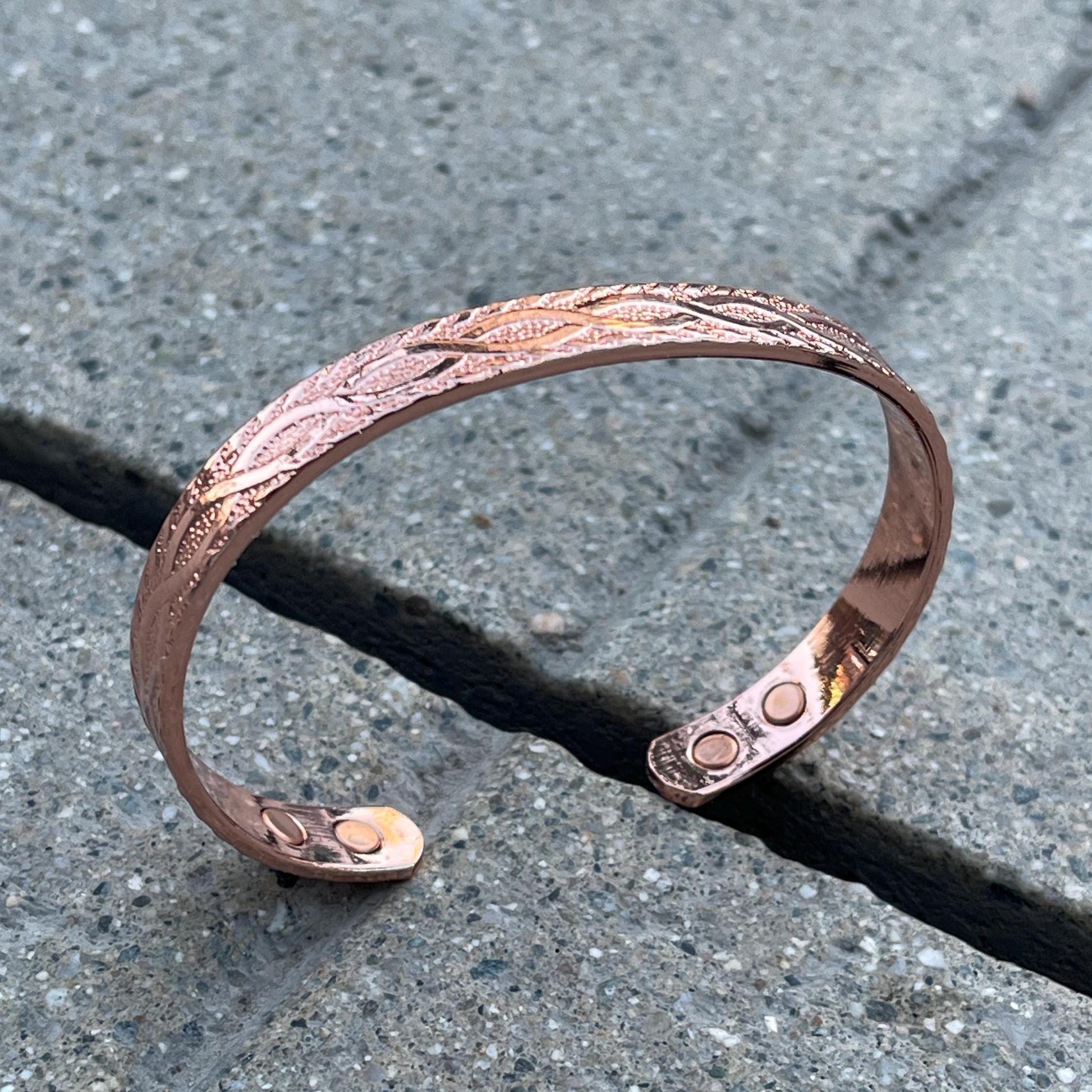 Elegant Pure Copper Magnetic Therapy Bracelet for Pain Relief & Healing Adjustable Stylish