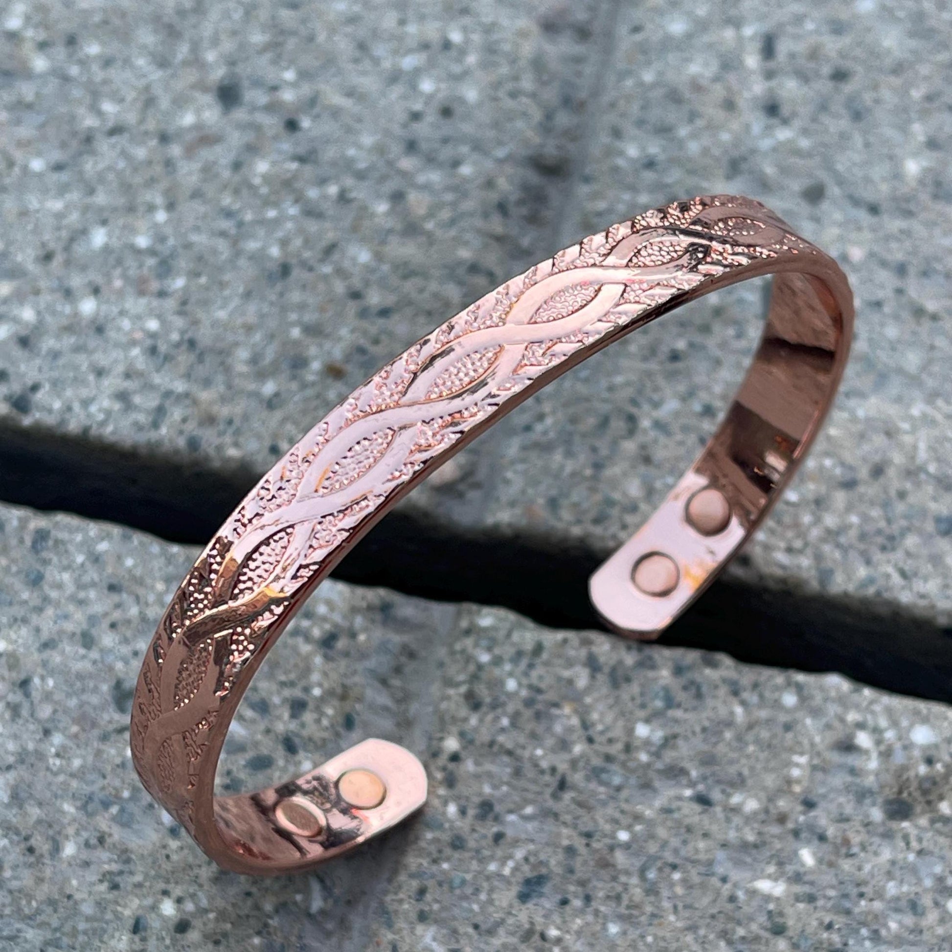 Elegant Pure Copper Magnetic Therapy Bracelet for Pain Relief & Healing Adjustable Stylish