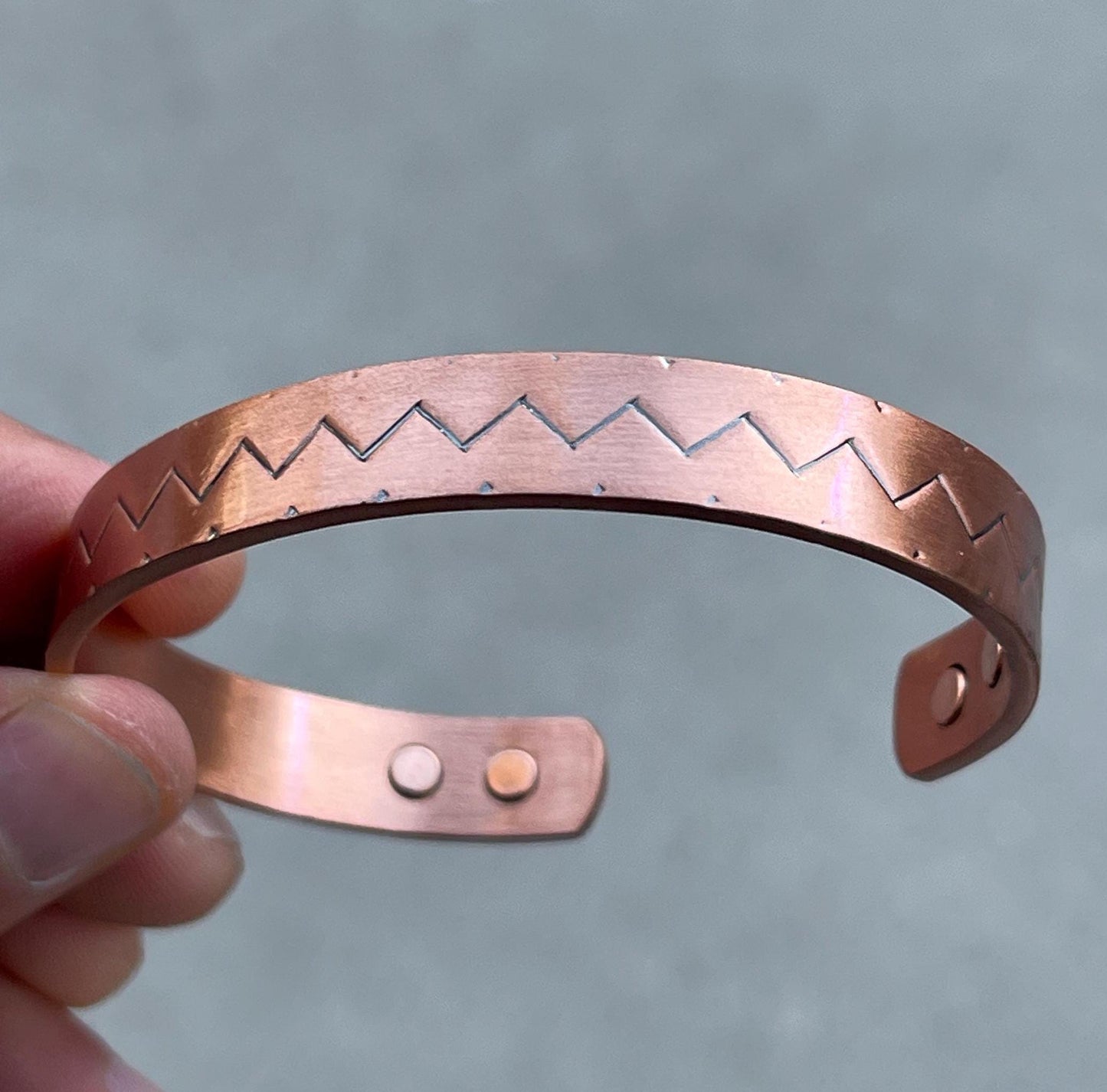 Elegant Pure Copper Magnetic Therapy Bracelet for Pain Relief & Healing Adjustable Stylish