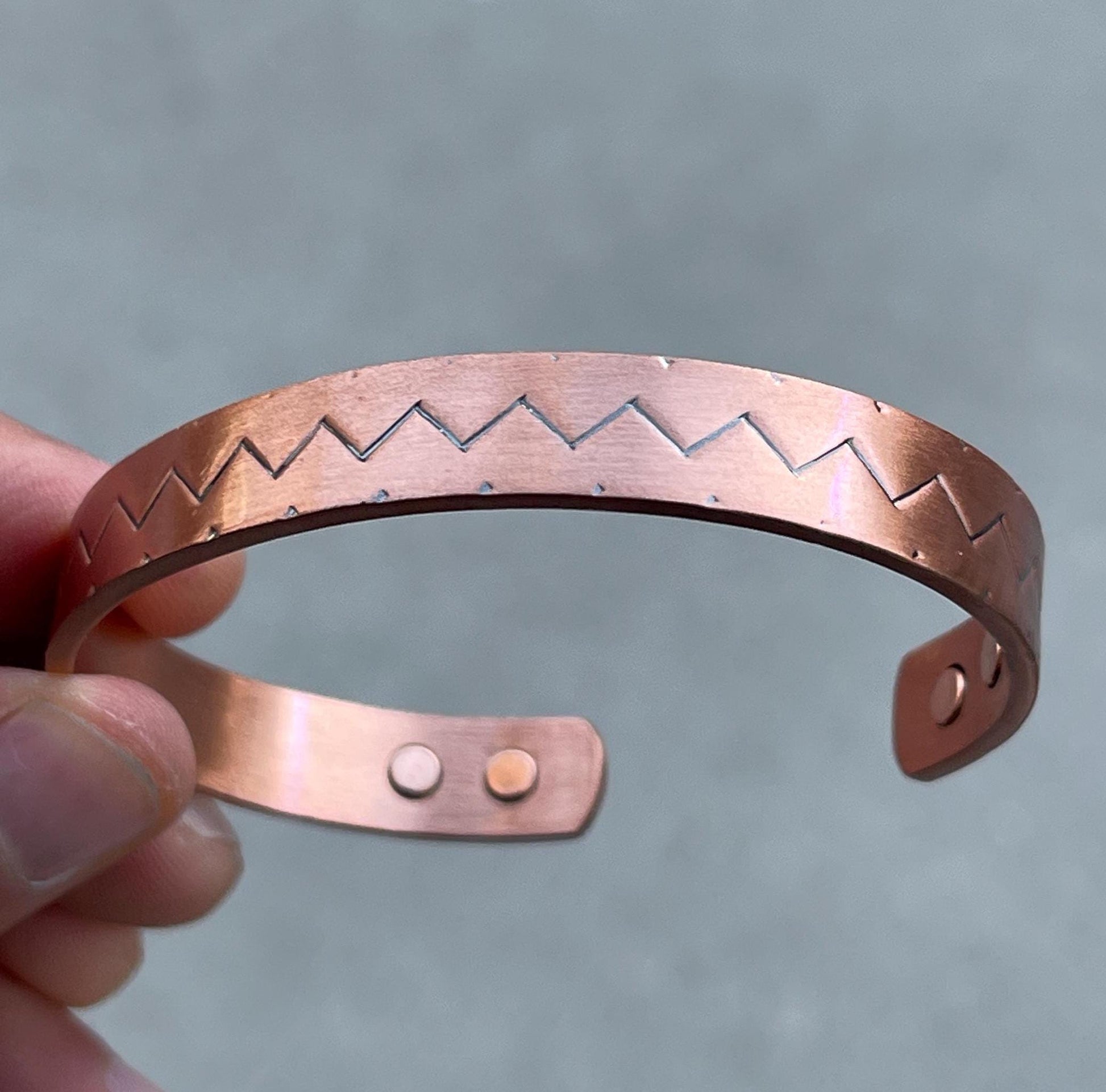 Elegant Pure Copper Magnetic Therapy Bracelet for Pain Relief & Healing Adjustable Stylish
