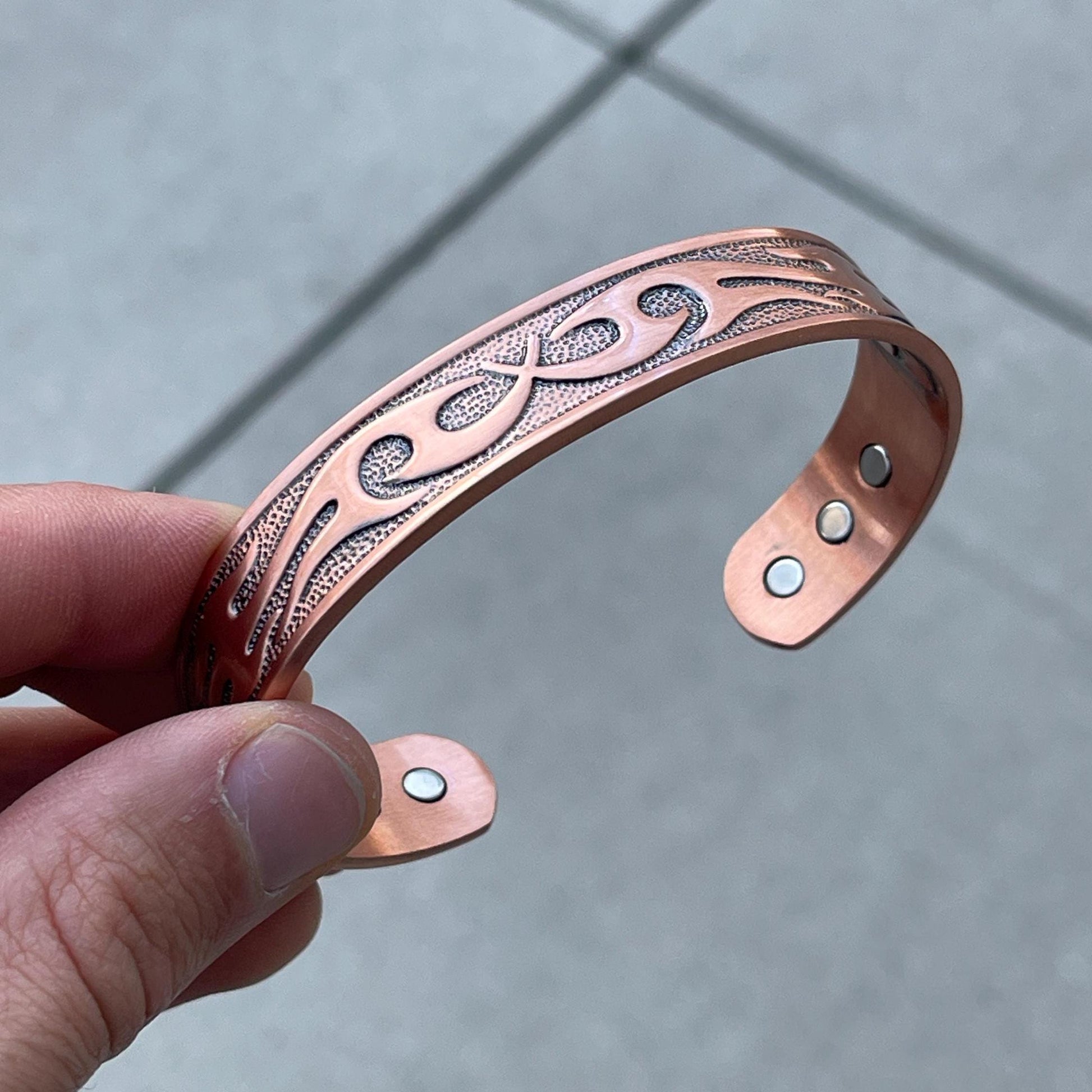 Elegant Pure Copper Magnetic Therapy Bracelet for Pain Relief & Healing Adjustable Stylish