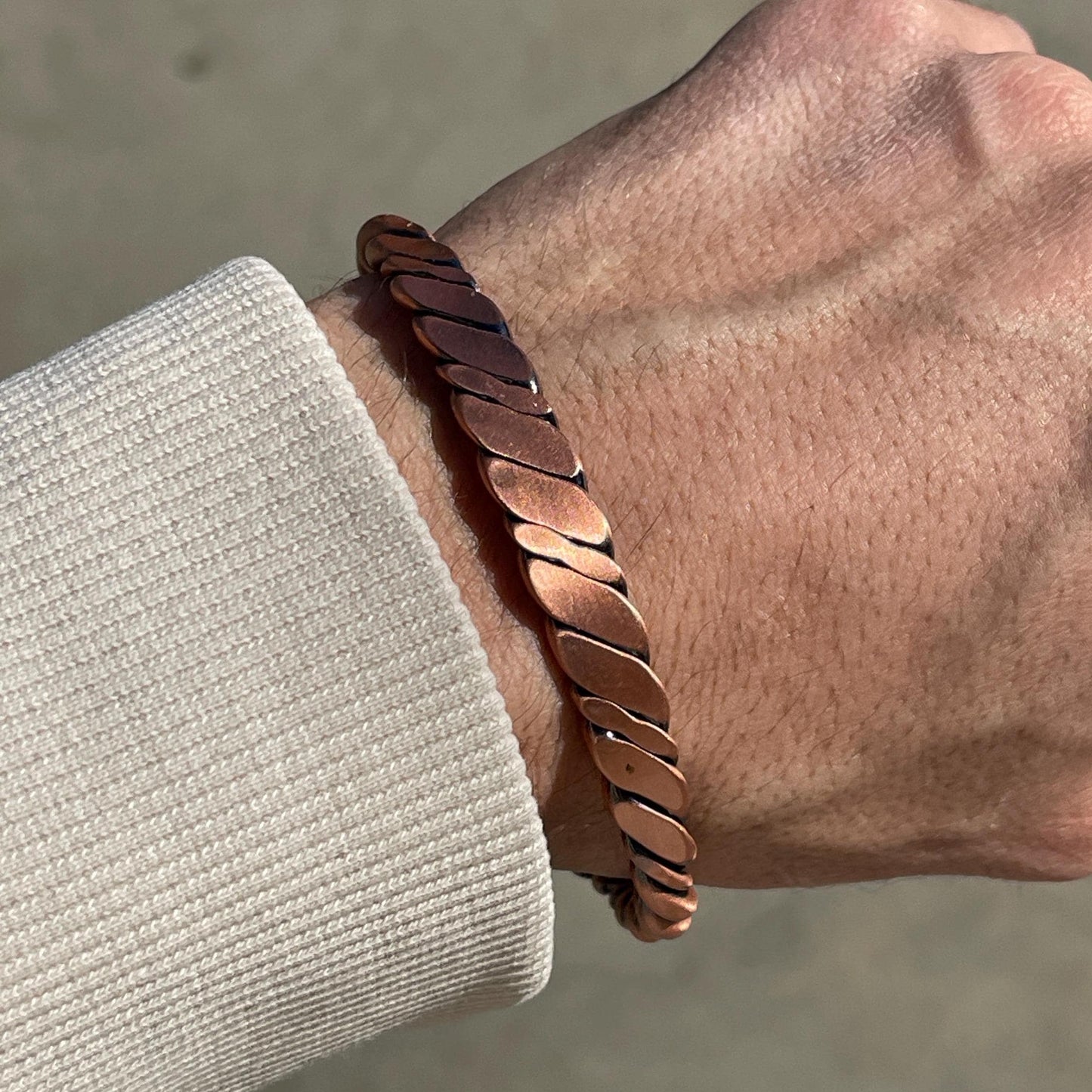 Elegant Pure Copper Magnetic Therapy Bracelet for Pain Relief & Healing Adjustable Stylish