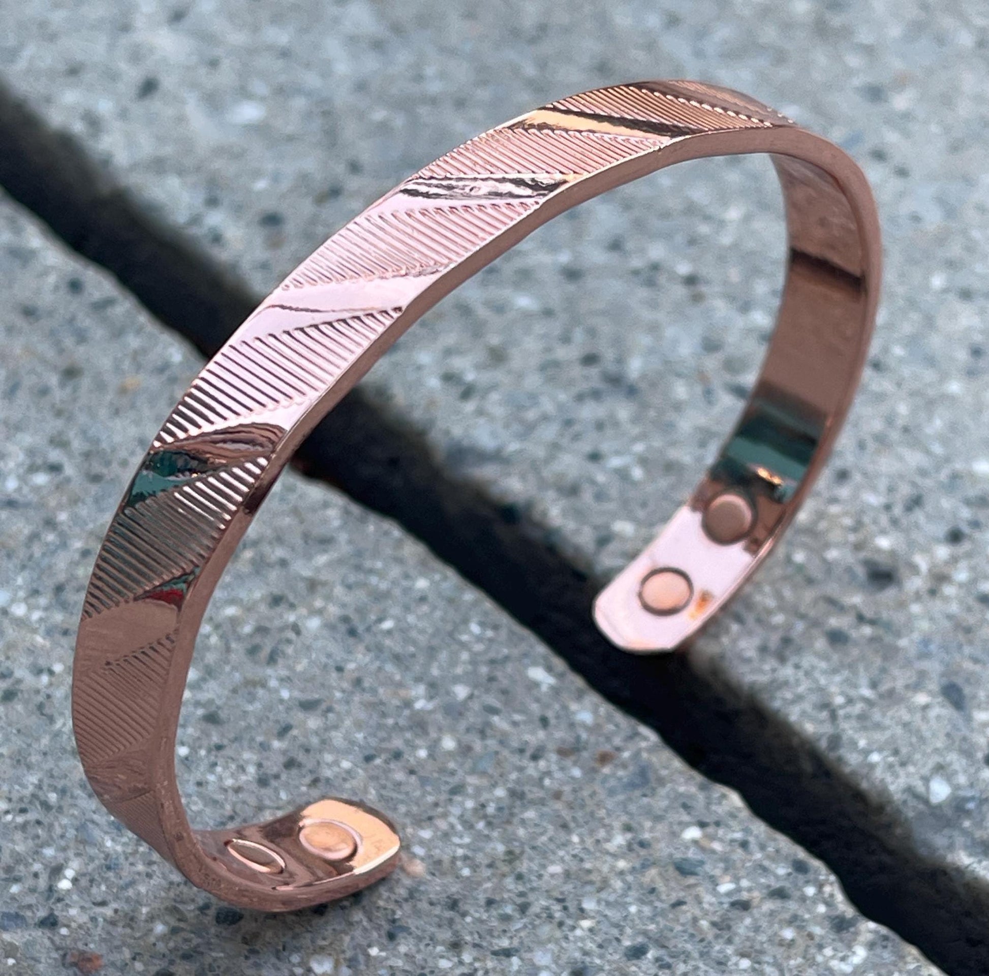 Elegant Pure Copper Magnetic Therapy Bracelet for Pain Relief & Healing Adjustable Stylish