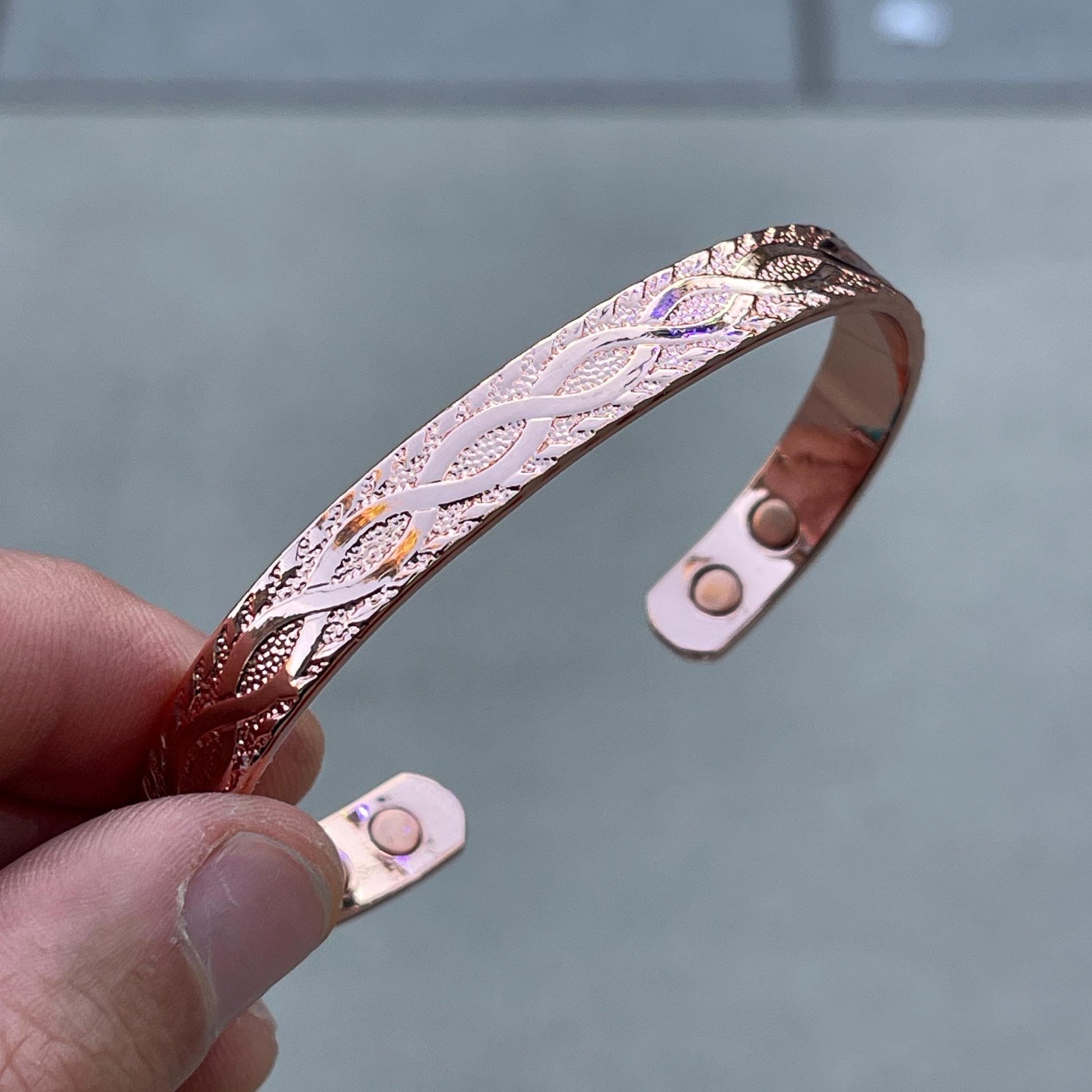 Elegant Pure Copper Magnetic Therapy Bracelet for Pain Relief & Healing Adjustable Stylish