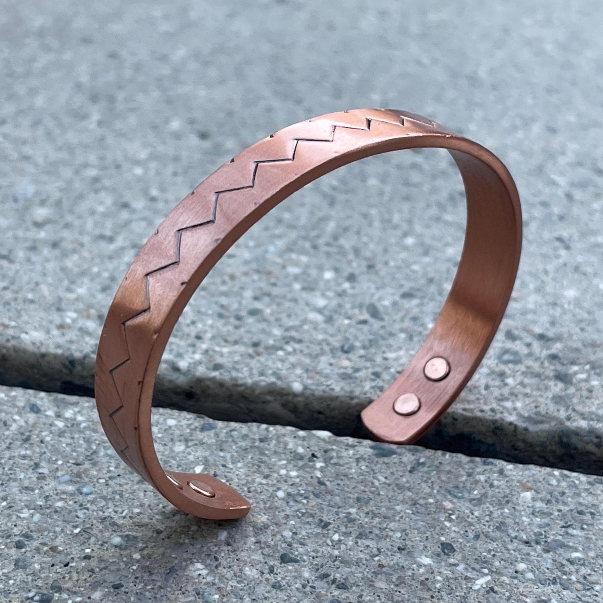 Elegant Pure Copper Magnetic Therapy Bracelet for Pain Relief & Healing Adjustable Stylish