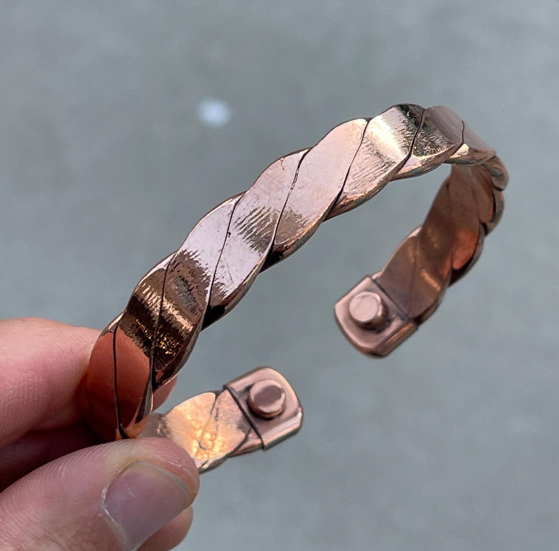 Elegant Pure Copper Magnetic Therapy Bracelet for Pain Relief & Healing Adjustable Stylish