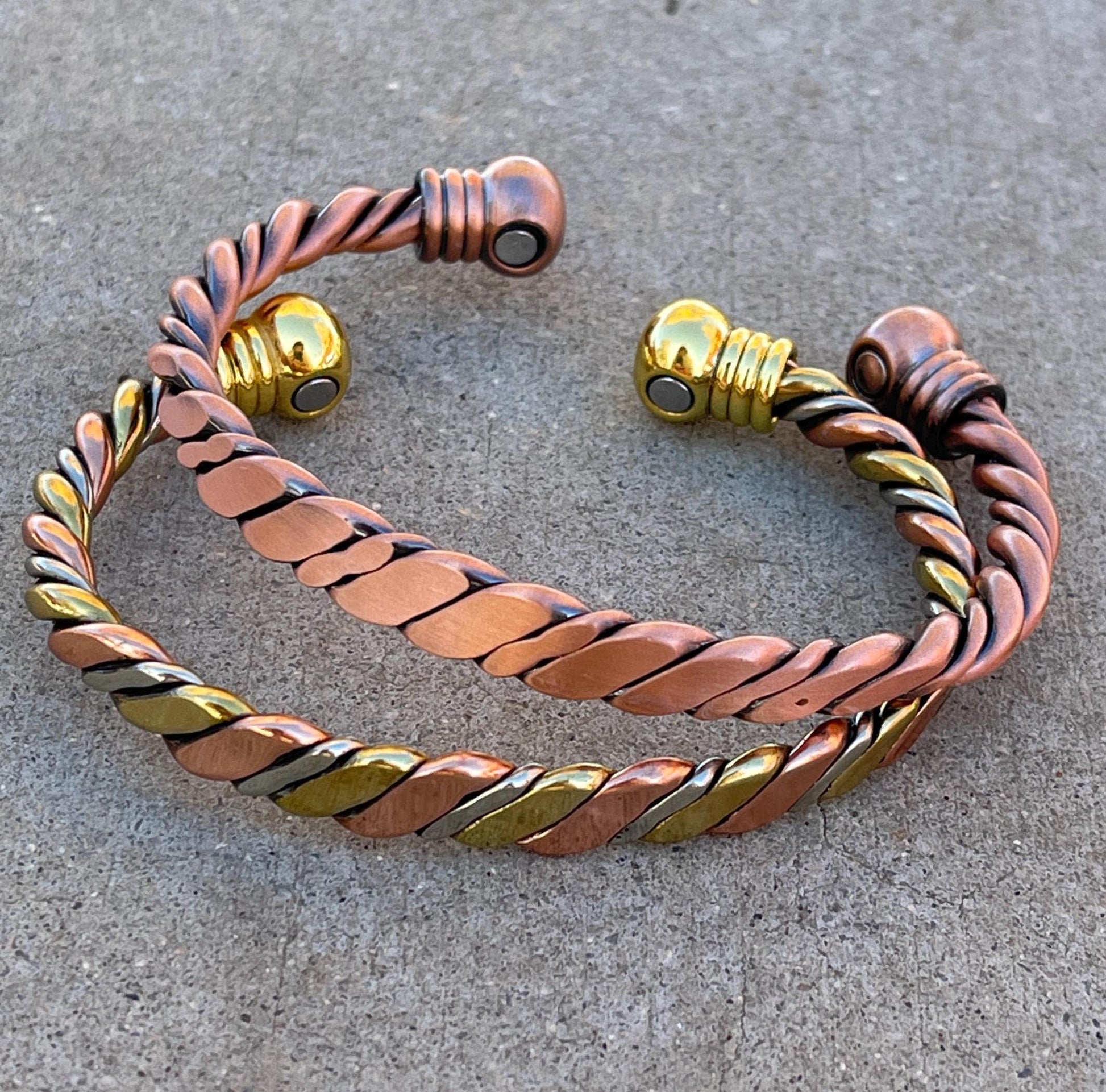 Elegant Pure Copper Magnetic Therapy Bracelet for Pain Relief & Healing Adjustable Stylish