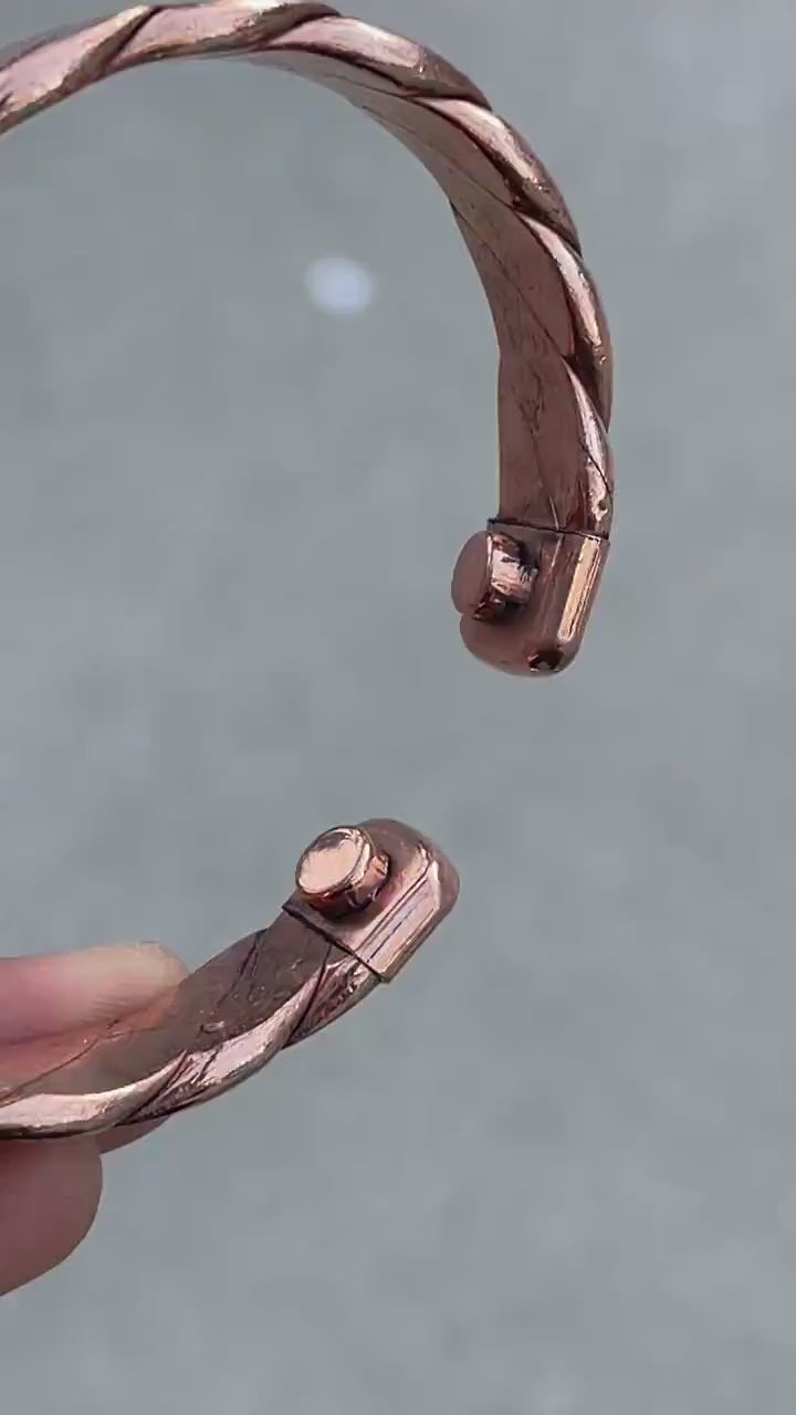 Elegant Pure Copper Magnetic Therapy Bracelet for Pain Relief & Healing Adjustable Stylish