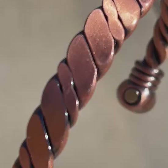 Elegant Pure Copper Magnetic Therapy Bracelet for Pain Relief & Healing Adjustable Stylish